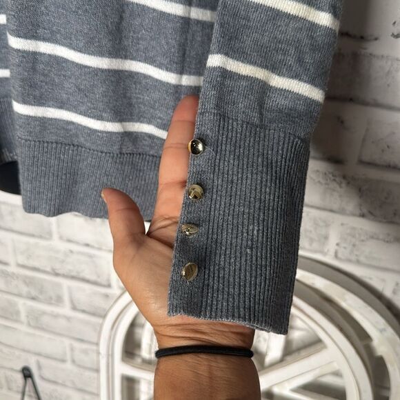 NWOT Kim Rogers Gray & White Knit Sweater, Medium - Picture 3 of 5